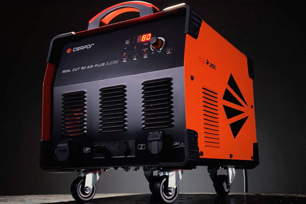 Встречаем новый аппарат плазменной резки со встроенным компрессором Сварог REAL CUT 90 Air Plus (L235)