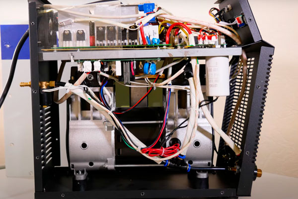 Видеообзор плазмореза со встроенным компрессором Аврора Джет 40 Компрессор