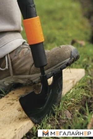 Тяпка Fiskars QuikFit Lawn Edger 1000690 купить в Минске с доставкой