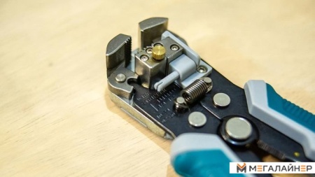 Купить Клещи для снятия изоляции Total THT15246 в Минске с доставкой