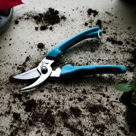 Секатор Plantic Light L61 25261-01 купить в Минске с доставкой