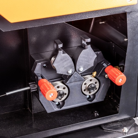 Аппарат для ручной лазерной сварки, резки и очистки FOXWELD LASER 1500-4-МТ AIR