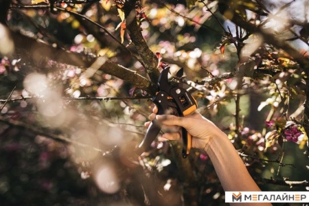 Секатор Fiskars PowerStep P83 1000575 купить в Минске с доставкой