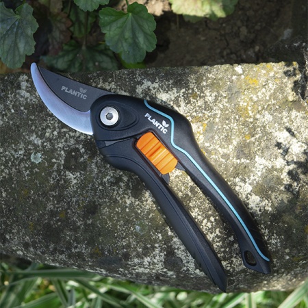 Секатор плоскостной Plantic Light P79 25279-01 купить в Минске с доставкой