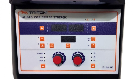 Сварочный инвертор Triton ALUMIG 250P Dpulse Synergic 380v [TAMG250PDPS3V]