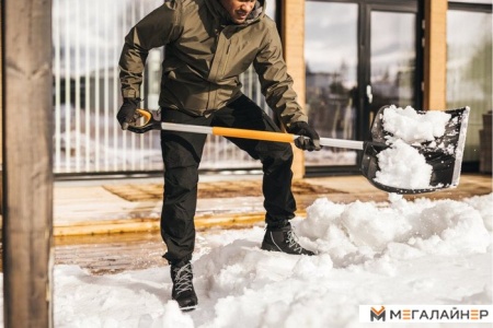 Скрепер для снега FISKARS X-series купить в Минске с доставкой