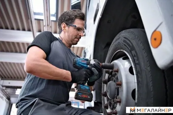 Гайковерт Bosch GDS 18V-1050 H Professional 06019J8502 (с 2-мя АКБ 8 Ah, кейс) купить в Минске с доставкой