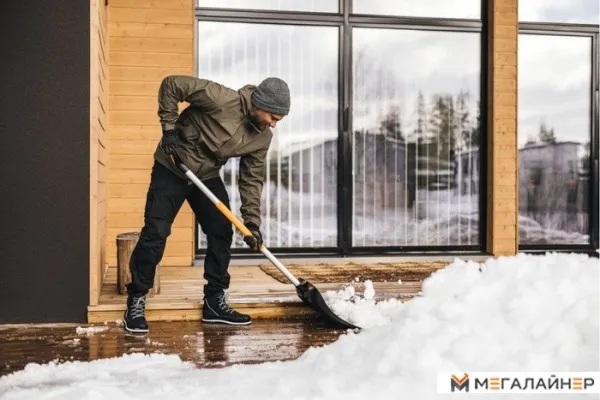 Скрепер для снега FISKARS X-series купить в Минске с доставкой