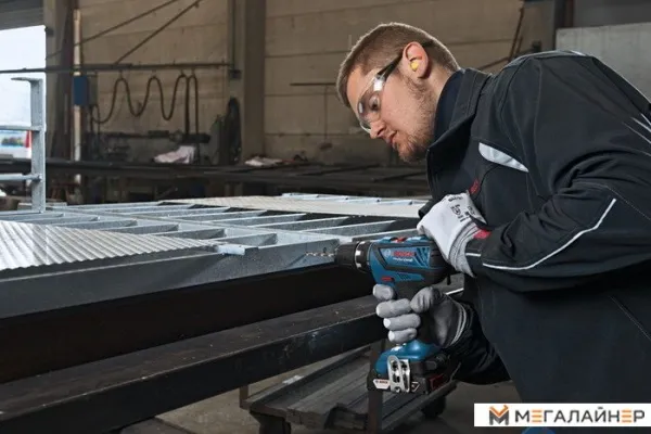 Дрель-шуруповерт Bosch GSR 18-2-LI Plus Professional [06019E6102] купить в Минске с доставкой