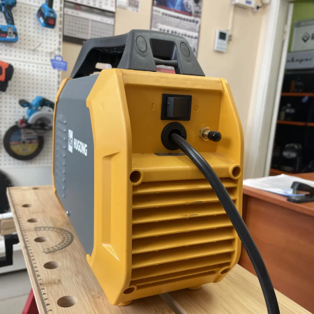 Сварочный инвертор HUGONG ETIG 200 III