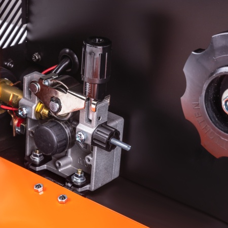 Сварочный полуавтомат Foxweld UNO MIG 200 SYN