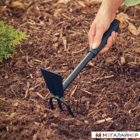 Тяпка Fiskars Ergo 1027030 купить в Минске с доставкой