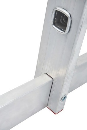 Лестница-стремянка Новая высота NV 323 трёхсекционная усиленная 3x17 ступеней купить в Минске с доставкой