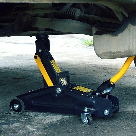 Домкрат подкатной гидравлический и сумка для хранения, 2т, 130-330 мм, BERGER BG1278