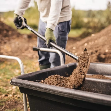 Лопата совковая Ergonomic Pro FISKARS (черная) 1066711 купить в Минске с доставкой