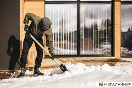 Скрепер для снега FISKARS X-series купить в Минске с доставкой