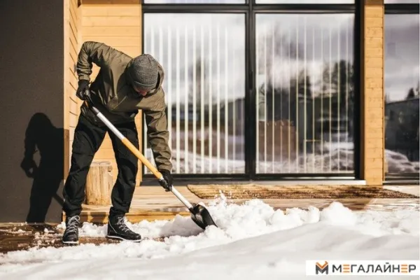 Скрепер для снега FISKARS X-series купить в Минске с доставкой