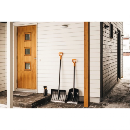 Лопата снеговая Solid FISKARS 1052525 купить в Минске с доставкой