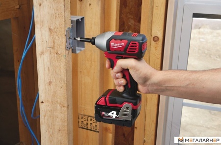 Винтоверт Milwaukee M18 BID-402C 4933443580 (с 2-мя АКБ, кейс) купить в Минске с доставкой