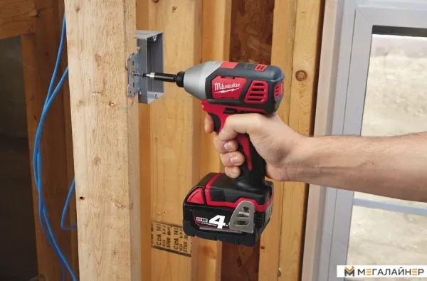 Винтоверт Milwaukee M18 BID-402C 4933443580 (с 2-мя АКБ, кейс) купить в Минске с доставкой